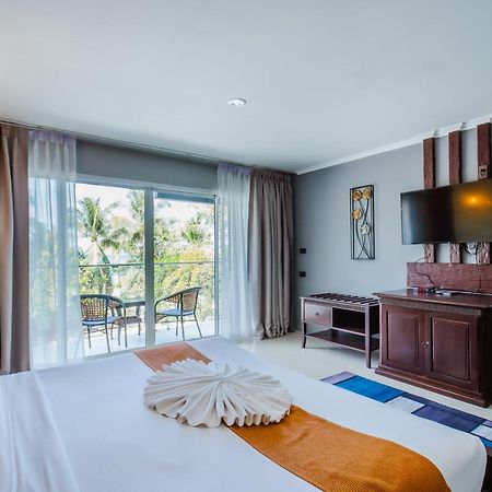 Time Out Hotel Patong Eksteriør billede