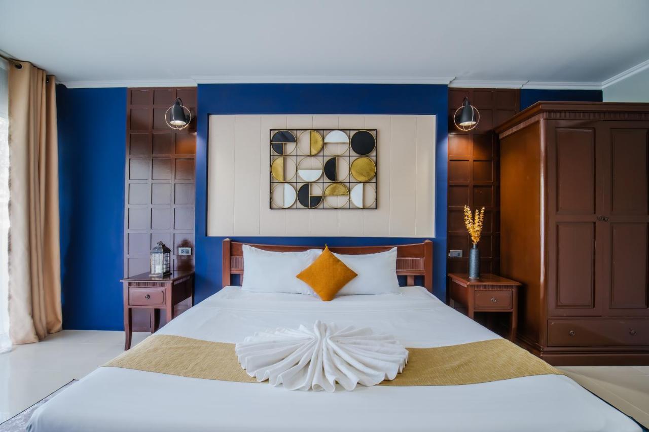 Time Out Hotel Patong Eksteriør billede