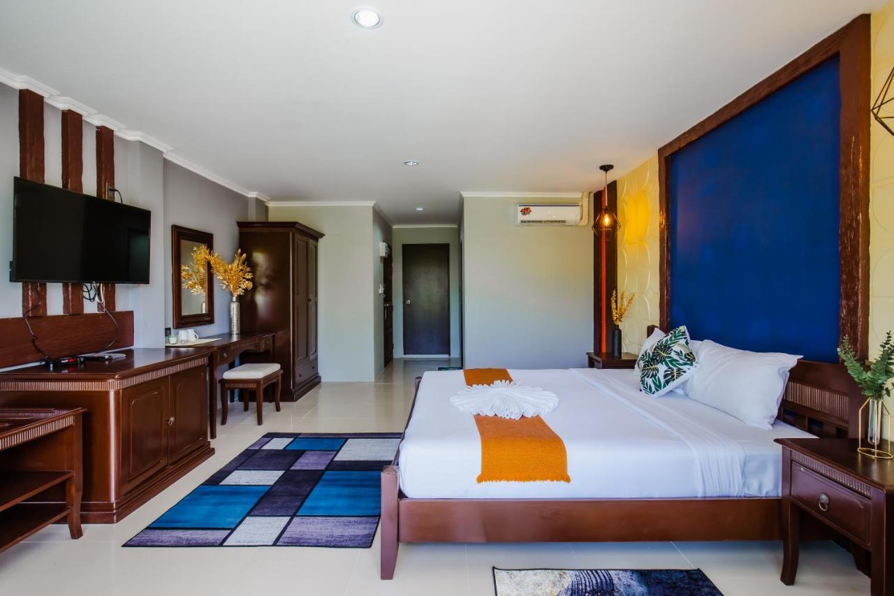 Time Out Hotel Patong Eksteriør billede