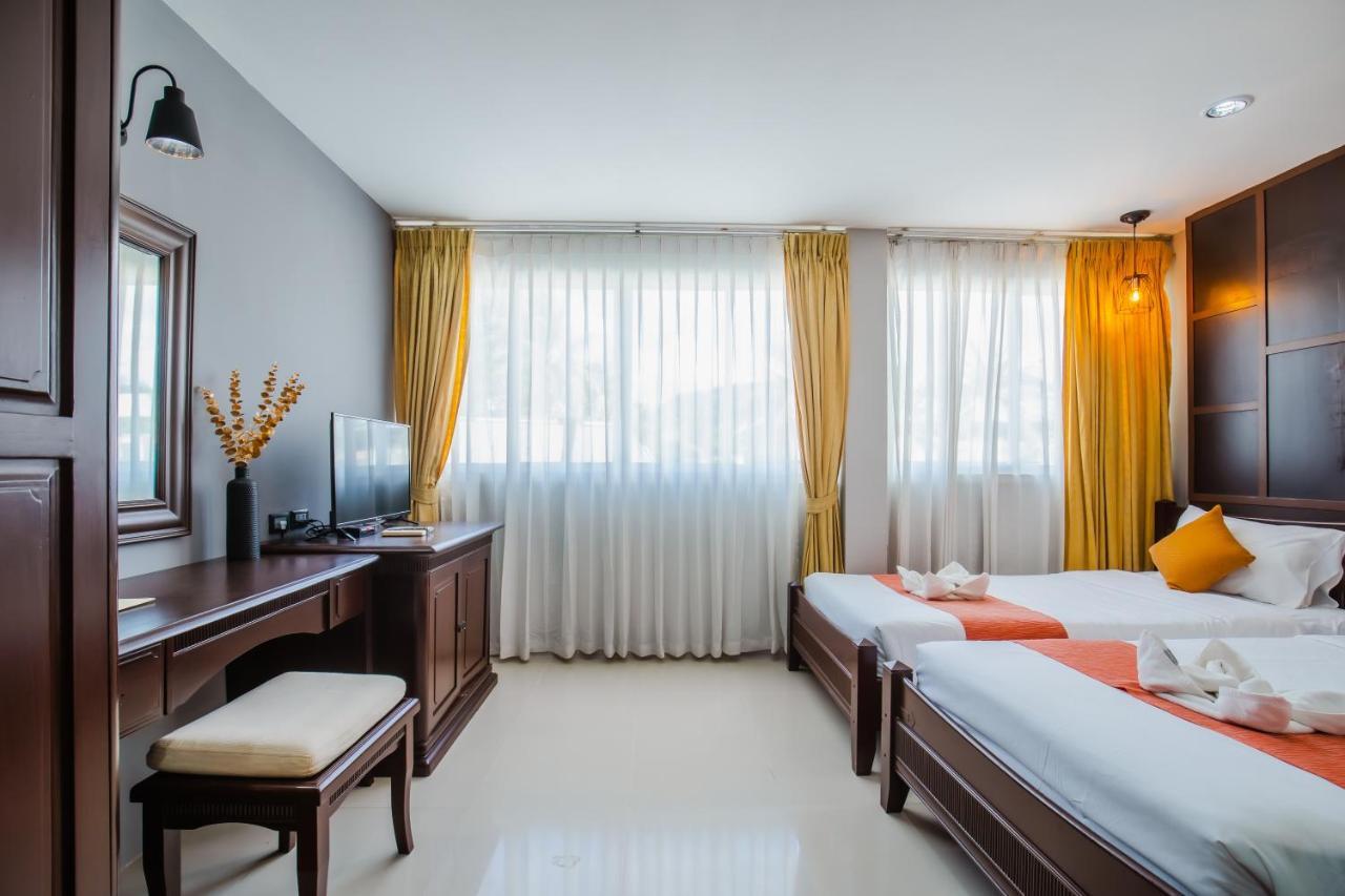Time Out Hotel Patong Eksteriør billede