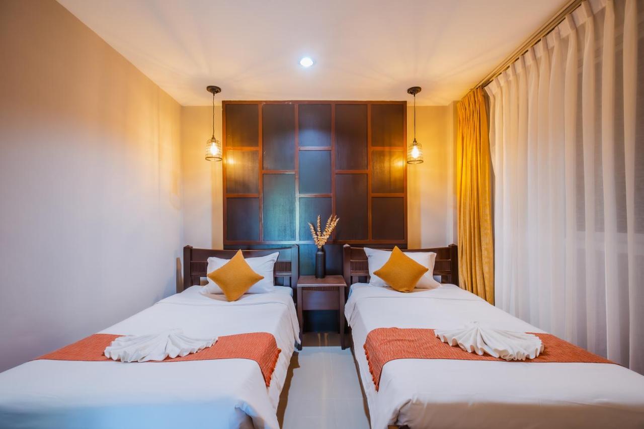Time Out Hotel Patong Eksteriør billede