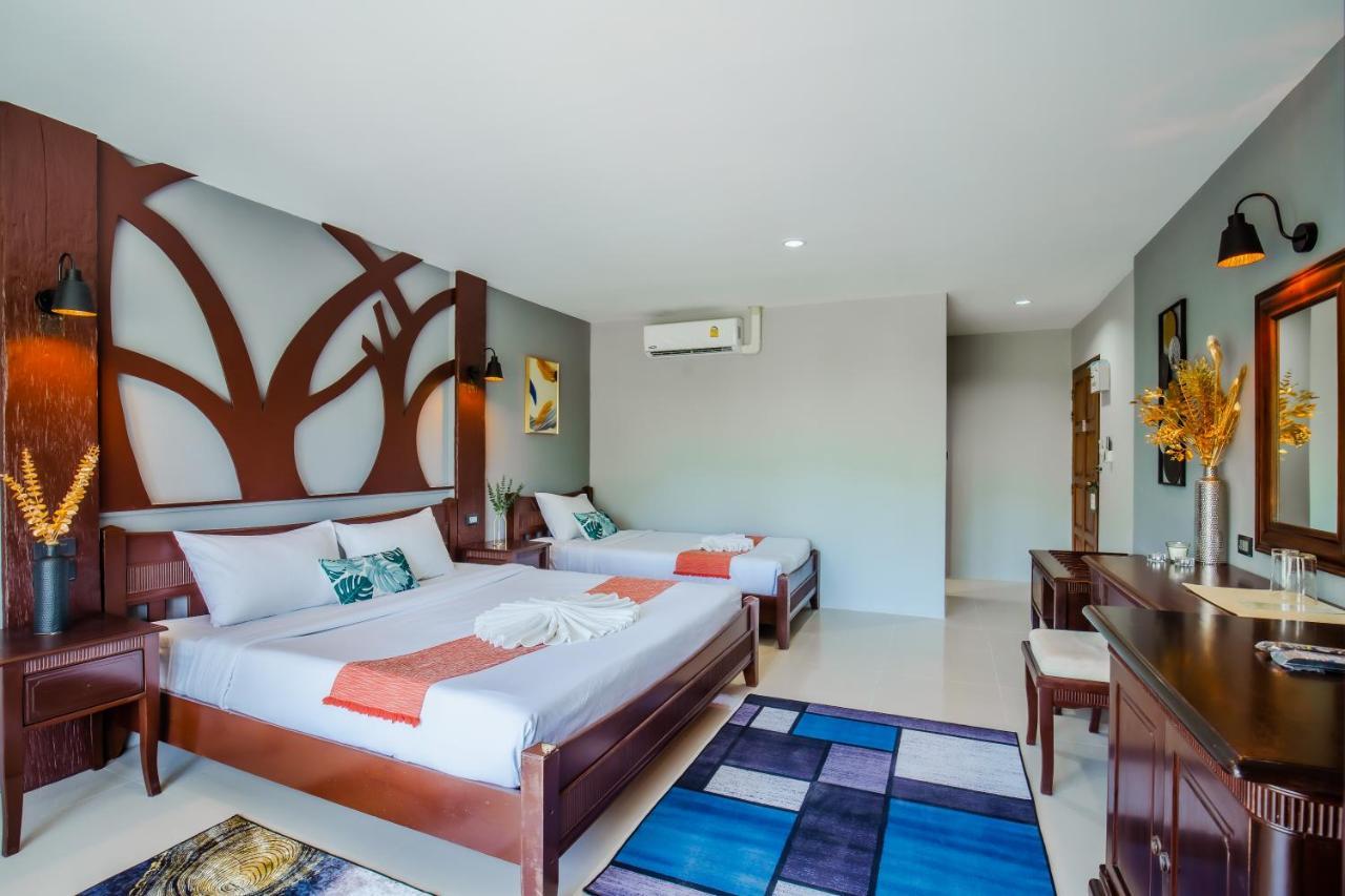 Time Out Hotel Patong Eksteriør billede